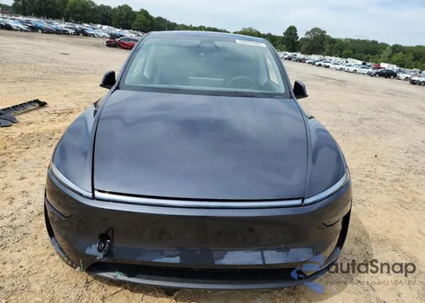 2026 Tesla Model Y из США, поврежденный, VIN 7SAYGDEE2TA399459